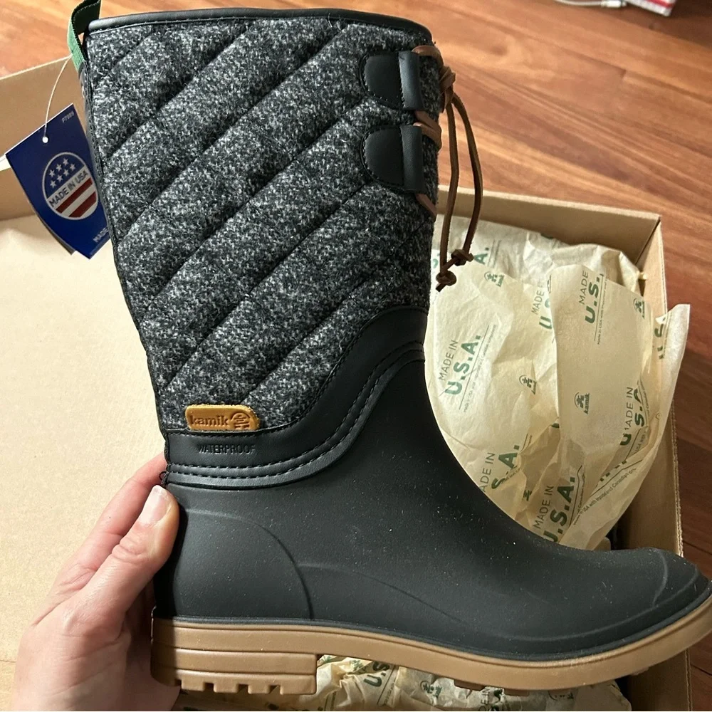 NEW KAMIK Women's Abigail Winter or Rain boots in black/white Size 5